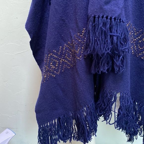 Crossnore School Navy Cape with Gold Accents - Picture 3 of 11